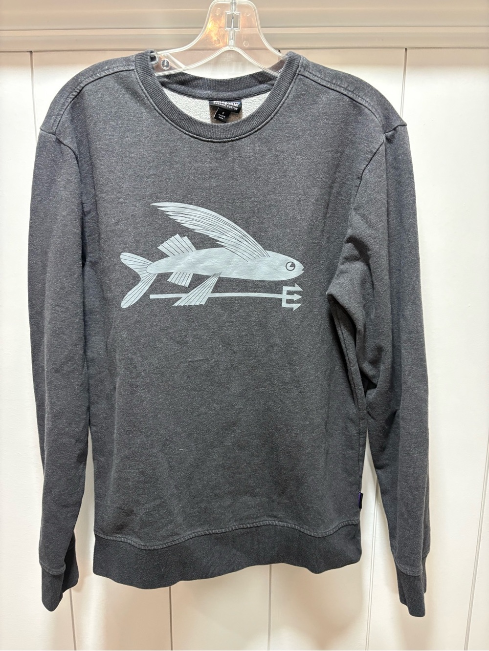 Patagonia Flying Fish Trident Graphic Sweatshirt Men’s Small Gray Crewneck
